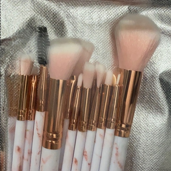 NEW 15Pcs Makeup Brushes Tool Set Cosmetic… - Picture 2 of 3